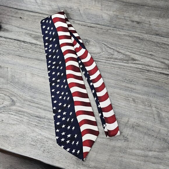 Carlos Devenezia Silk Patriotic Flag Necktie - Picture 6 of 7